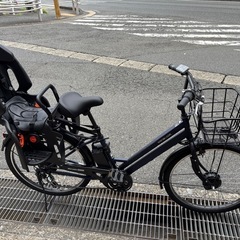 チャイルドシート付き電動自転車の画像