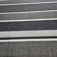 引き渡し決定カーペットの画像