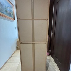 ガラス扉&引出し付食器棚の画像