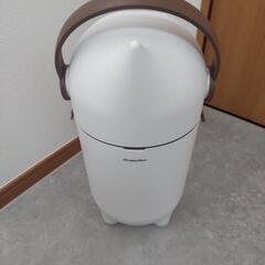 【値下げ交渉可】ペットの防臭ゴミ箱（ドギーマン PACKUN）の画像