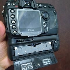 良品 Nikon D200 ＋ MB-D200　バッテリーなしの画像