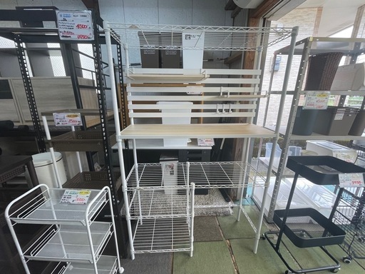 【リサイクルサービス八光】幅111㎝　ドウシシャ ルミナス ラテ 背面ディスプレイ付きキッチンラック