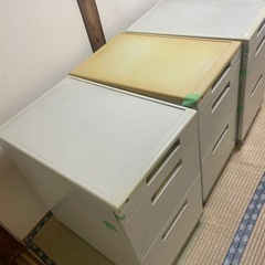 キャビネット 脇机 3つセットの画像