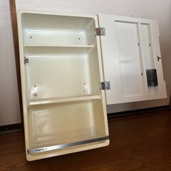 洗面所等ミラーキャビネットの画像