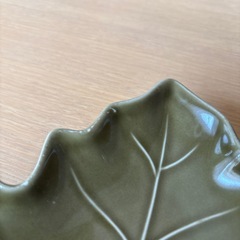 葉っぱのお皿、大・小の画像