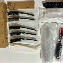 【新品】ヘアブラシ・コームセット 計１６本の画像