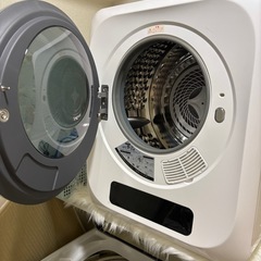乾燥機とスタンドのセットの画像