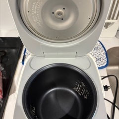 YAMAZEN 3合炊き炊飯器の画像