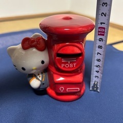 ハローキティ　郵便ポスト型貯金箱　
サンリオの画像
