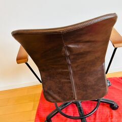 ブラウンレザー　チェアの画像