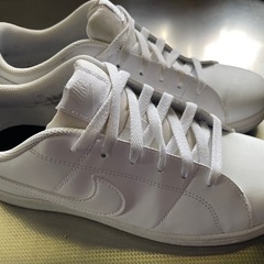 NIKEスニーカー👟白の画像