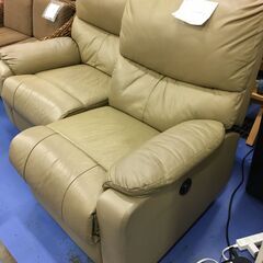★リユースのサカイ横浜南店★YM1354  関家具　電動ソファ ベージュ W147×D74×H98 クリーニング済みの画像
