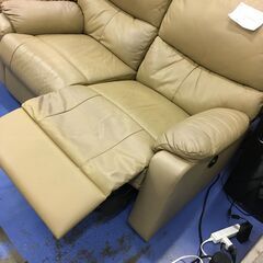 ★リユースのサカイ横浜南店★YM1354  関家具　電動ソファ ベージュ W147×D74×H98 クリーニング済みの画像