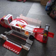 子どもおもちゃ　車の画像
