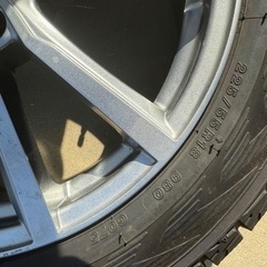 スタッドレスタイヤ4本セット、ホイール付225/55R18 98Qの画像