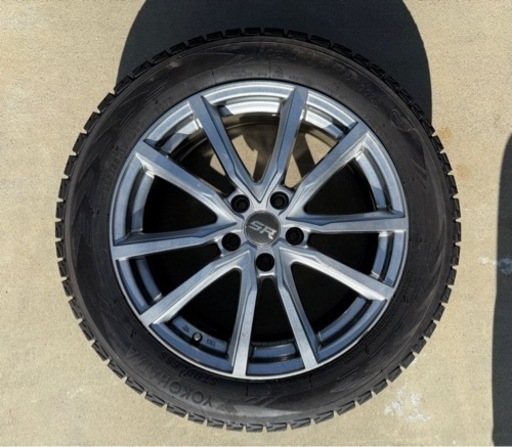 スタッドレスタイヤ4本セット、ホイール付225/55R18 98Q