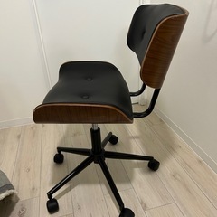 椅子、イス、パソコンチェア ダークの画像