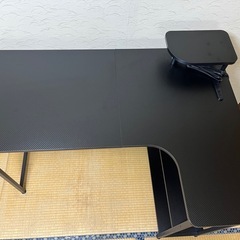 L字ゲーミングデスクの画像