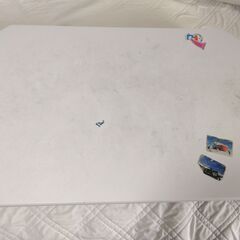 壊れたローテーブルを譲ります（脚が壊れています）の画像