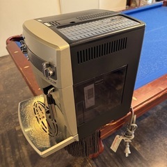 DeLonghi Magnifica 全自動コーヒーマシンの画像