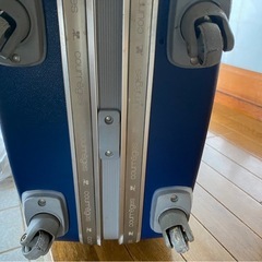 クレージュ　スーツケースの画像