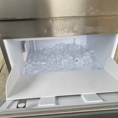 製氷機 販売中 – 福島工業 35kg
の画像