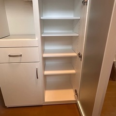 ニトリ　キッチンボード　食器棚 の画像