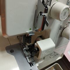 電動ミシン　ミシン糸　説明書ありの画像