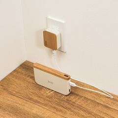 【新品・撮影用に開封のみ】天然木モバイルバッテリー 10000mAh ワイヤレス充電 PD対応 PD準拠　福岡市　USB充電式　引き取りの画像