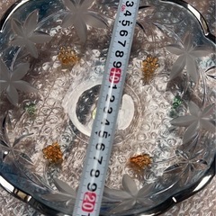 ガラス花柄皿　大１枚、小５枚の画像