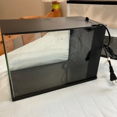 楽テリア　水槽　の画像