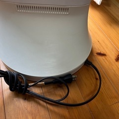 タワー型電気ストーブ首振り式中古動作品の画像