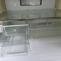 Toshiba東芝ノンフロン冷凍冷蔵庫  型番：GR-43YQ 全有効内容量： 425L　冷凍： 105L　冷蔵 320L 製氷機能付きの画像