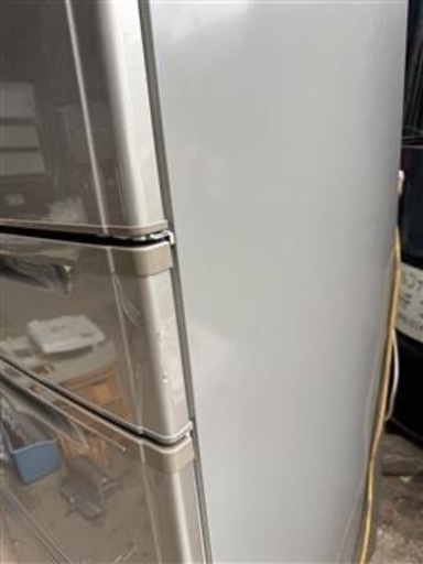 Toshiba東芝ノンフロン冷凍冷蔵庫  型番：GR-43YQ 全有効内容量： 425L　冷凍： 105L　冷蔵 320L 製氷機能付