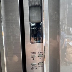 Toshiba東芝ノンフロン冷凍冷蔵庫  型番：GR-43YQ 全有効内容量： 425L　冷凍： 105L　冷蔵 320L 製氷機能付きの画像