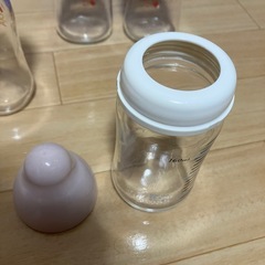 Pigeon他哺乳瓶 4本セット ミルトン専用容器付きの画像