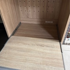 北欧風　ナチュラル　木製キッチンボード　食器棚　スライド棚の画像