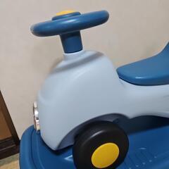 車のおもちゃの画像