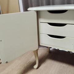 ドレッサー　本物アンティークの画像