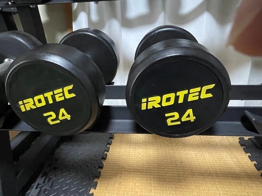 ラバーダンベルセット(12〜30kg)、ダンベルラック2つ付き！！