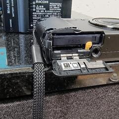 【手渡し】RICOH R8 純正革ケース・バッテリー2個付きの画像