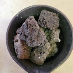 溶岩石 ろ材 アクアリウム 水草 多肉 爬虫類 両生類の画像