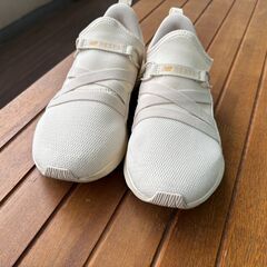 【ニューバランス】スニーカー 23.5センチ  DynaSoft Beaya Slippn v2　New Balanceの画像