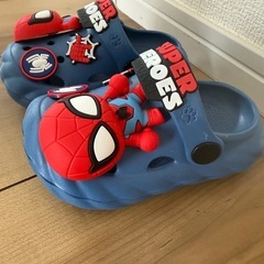スパイダーマンのスリッパ
の画像