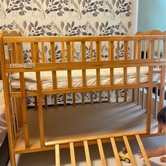 ベビーベッド折りたたみ式　　おまけ付きの画像