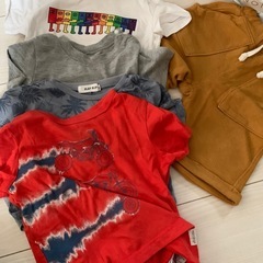 90.95.100洋服と90長袖ロンパースの画像