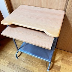 PC用デスク　PCラックの画像