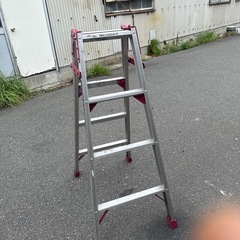 中古脚立の画像