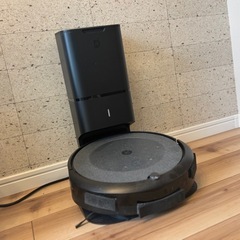 【Roomba i3+】ロボット掃除機本体 ブラック 充電ドック付きの画像