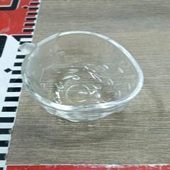 0811-089 イチゴ小鉢や2個の画像